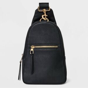 Like New! Universal Thread Sling Pack